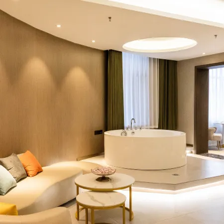 Golden Sunshine Business Hotel