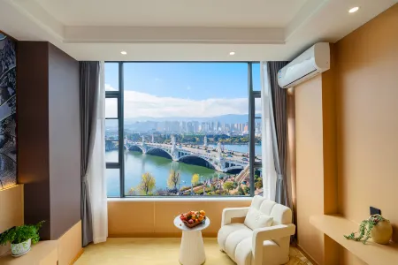 Dali Shuanghaiyue Seaview Hotel (Xingsheng Bridge)