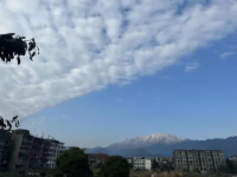 โรงแรมบ่อน้ำพุร้อนฮัวไห่ (พื้นที่ทิวทัศน์ตูเจียงเยี่ยน)