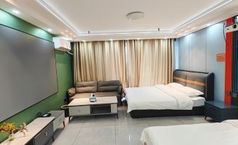 Yining has a room