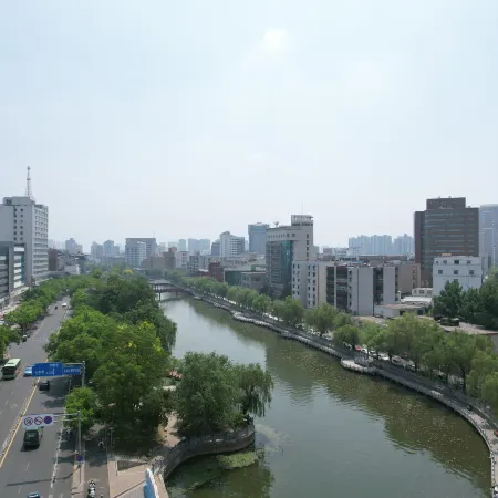 Weifeng Hotel (Xuchang Caowei Ancient City Fat Donglai Times Square Branch)