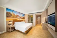 Vienna Hotel (Huludao Suizhong County Shengshi Jiahua Branch) - parking