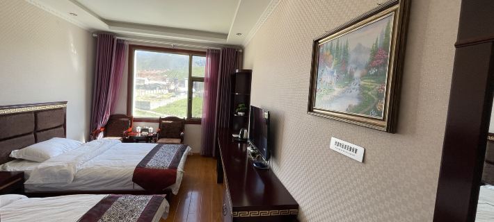 Longfu Hotel Hotels in Luqu