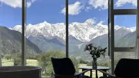 Taohua Yun Hotel Hotel di Mainling