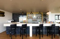 The Marina Phuket Hotel - bar