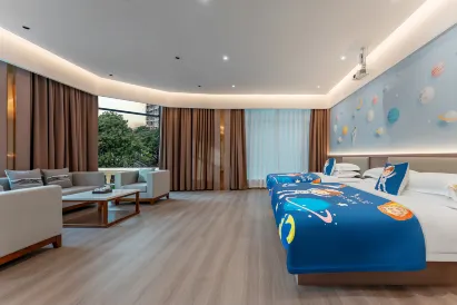 Yichang Xiazhou Yiling Hotel (Jiefang Road Pedestrian Street, Yanjiang Avenue)