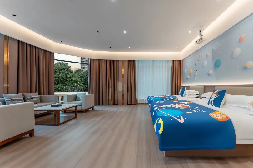 Yichang Xiazhou Yiling Hotel (Jiefang Road Pedestrian Street, Yanjiang Avenue)