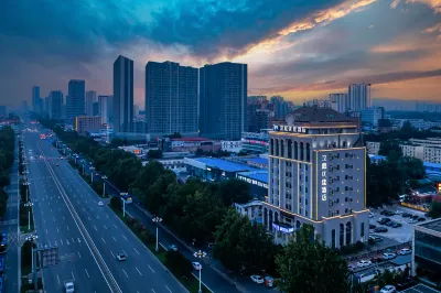 Hanting Hotel Jinan Jingshi Road Huaiyin Government Center Hotel Hotels near Shandong Management University (Changqing Campus)