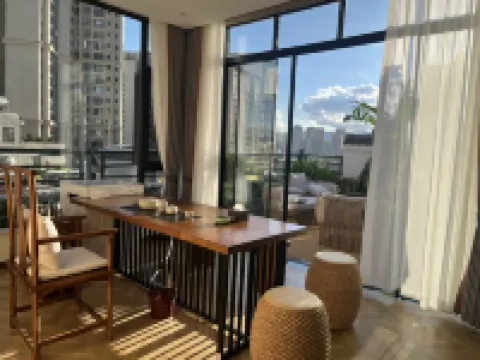 D+Hotel style Apartment (Honghe Water Town Branch)