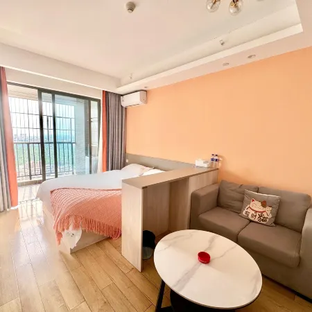 Xinhui Qiyue Loft Apartment
