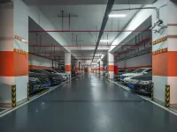 Vienna International Hotel (Rudong Bus Station) - parking
