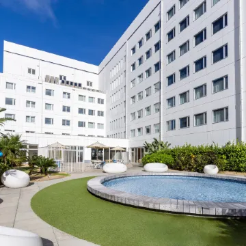 Tokyu Stay Okinawa Naha Отели рядом с достопримечательностью «Кокусай- Дори»