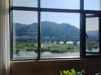 Qihang Hotel (Shiquan Ancient Street)