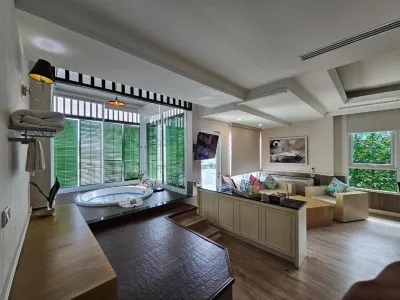 A-Te Chumphon Hotel Hotels in 