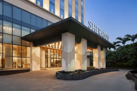 Sheraton Hanoi West Отели рядом с достопримечательностью «Thanh Do University»