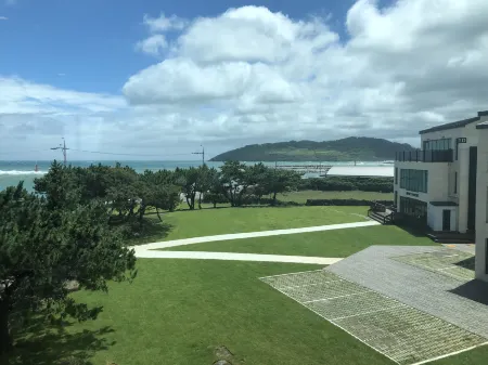 JEJU INFINITY RESORT HOTEL Отели рядом с достопримечательностью «Yongcheondonggul Cave»