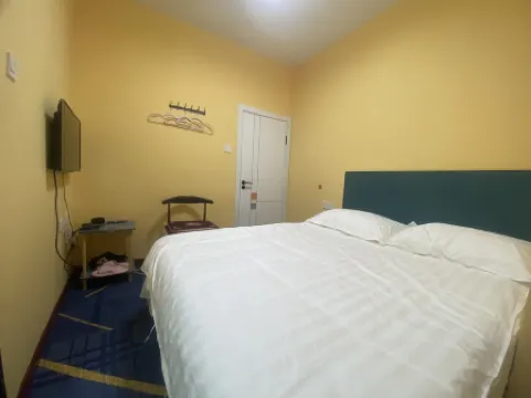 Harbin Qianhe Hotel (Harbin Jiangnan University City Zhengyi Road Subway Station Branch) Отели рядом с достопримечательностью «Graduate School of Northeast Forestry University»