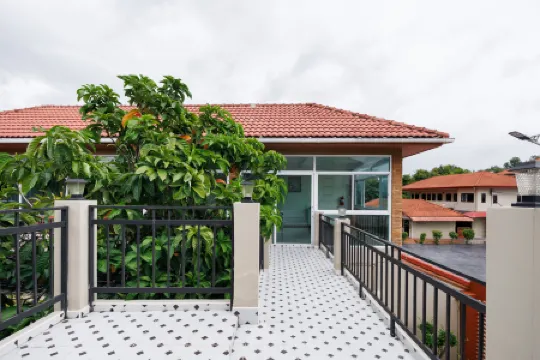 Tachang Airport Hotel