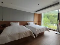 The Bay Bridge Hong Kong