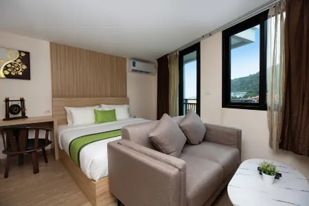 ICheck Inn Darisa Patong Отели рядом с достопримечательностью «Phuket Cobra Show and Snake Farm»