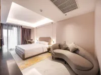 Wanda Jin Residence The Ease Sierra Bangkok Отели рядом с достопримечательностью «Ратчадафисек»
