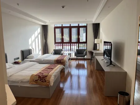 Tonghai Xiulu Hotel Отели рядом с достопримечательностью «Tonghai Confucian Temple»