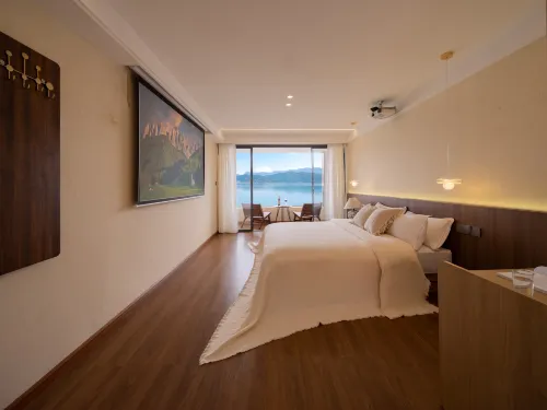 Lugu Lake Sunshine Boutique Hotel