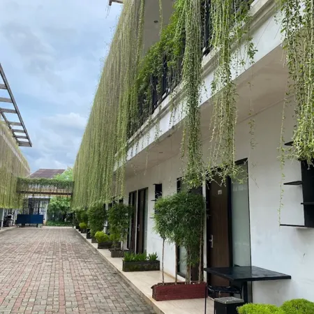 King Stone Resort Hotel Hotels in Jatisampurna