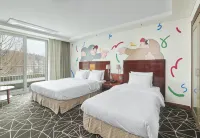 adonishotel