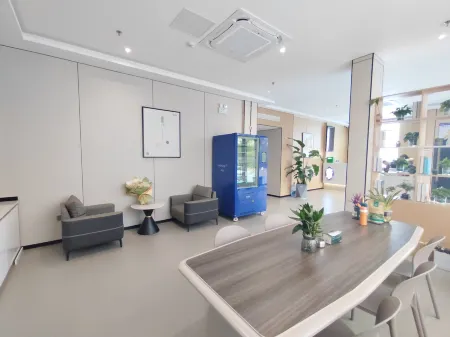 Qingji Hotel (Xinyu College Dongxing Road) Отели рядом с достопримечательностью «Jiangxi Solar Energy Technology Institute»