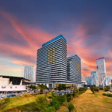 Orange Hotel (Wanda Plaza, Honggutan, Nanchang) Hotels near Weidong Station