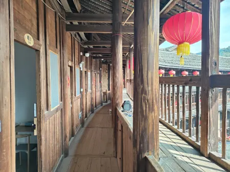 Shanglou Chinese Inn (Tulou King Scenic Area Chengqi Building) Отели рядом с достопримечательностью «Yongding Ancient Town»