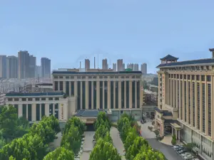 Zhongzhou Huayue Hotel