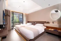 Cloud Hidden Retreat Boutique Riverside Inn (Fenghuang Ancient Town Tuojiang Branch)