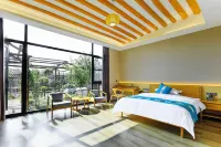 CANAL BAY PENINSULA HOTEL