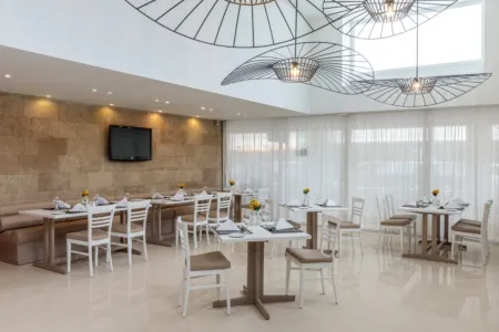 Best Western Plus Hotel Plaza Отели рядом с достопримечательностью «Родосская крепость»