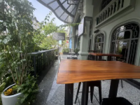 Saigon Garden Hotel (SECC Phu My Hung) Gia Hien Hien Tuan周辺のホテル