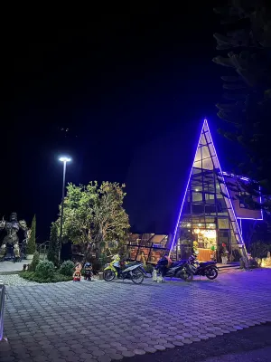 Cooper houses farms and cafe