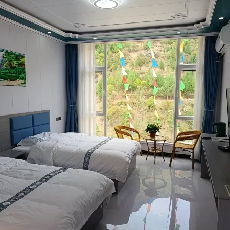 Eman Star River Homestay (Guan'e Grand Scenic Area Branch)