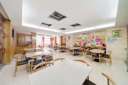 Riverview Hotel Отели рядом с достопримечательностью «Hedao Park （South Gate）»