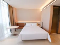 Hanting Hotel (Shanghai Beijiao Future Industrial Park) Hotels near Luojing Water Conservation Forest