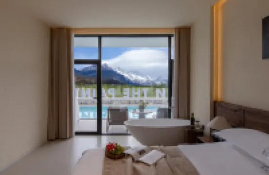 Lijiang In the Painting | Seasonal Flower Garden and Snow Mountain Scenic Resort Homestay