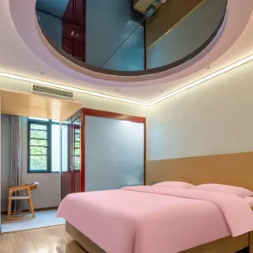 Mengqinghai Theme Hotel Hotels near Jingju Temple