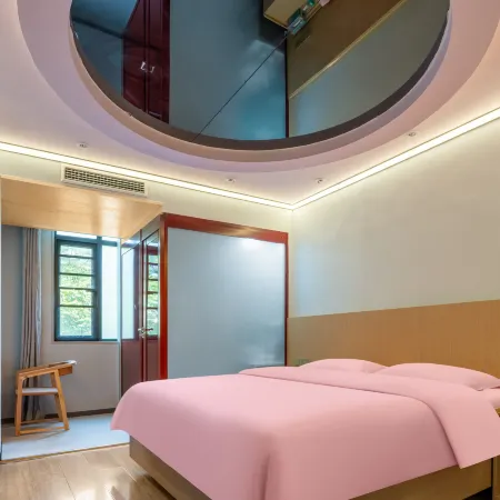 Mengqinghai Theme Hotel