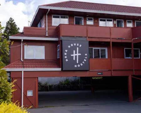 Haka House Taupo Hotels in Taupo