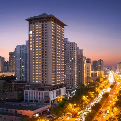 Vienna Hotel (Xi'an Hancheng Lake Hongmiaopo Subway Station Branch) Hotels near Xi'an Daxing Hospital
