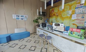 AURORA E-Sports Hotel (Kunming University Fukang City Shopping Center Branch)