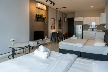 Highpark Suites at Petaling Jaya, Kelana Jaya by Plush Отели рядом с достопримечательностью «The One Academy»