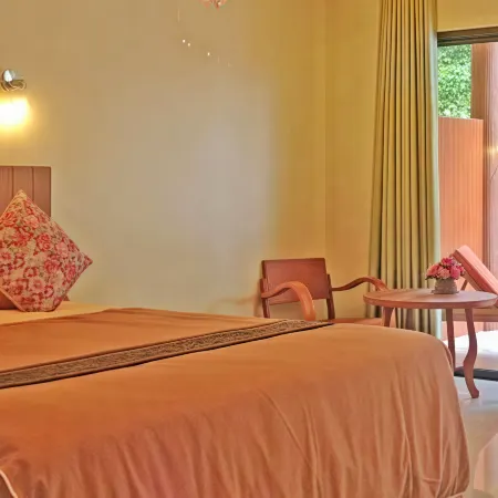 OYA International Resort Phuket Отели рядом с достопримечательностью «Храм Чалонг»