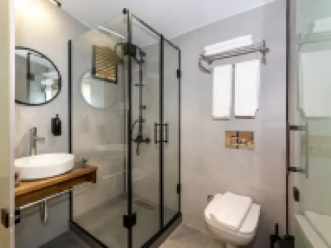 Istanbul Holiday Hotel โรงแรมใกล้สถานีเฮย์ดาร์ปาซา